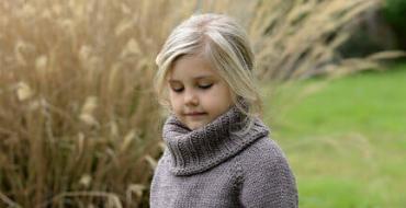 Вязание спицами для девочек(кофты, пуловеры)